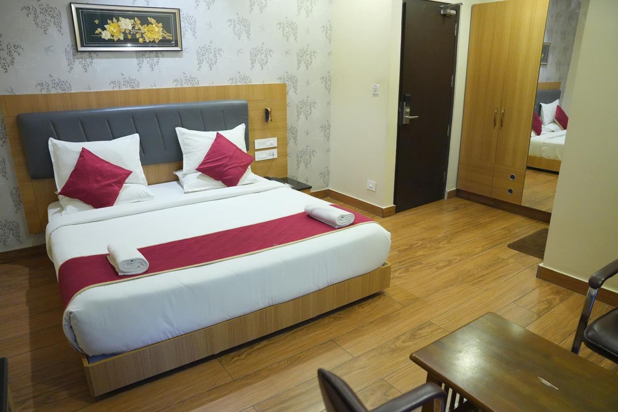 Kvp Golden Inn Tirupati Eksteriør billede