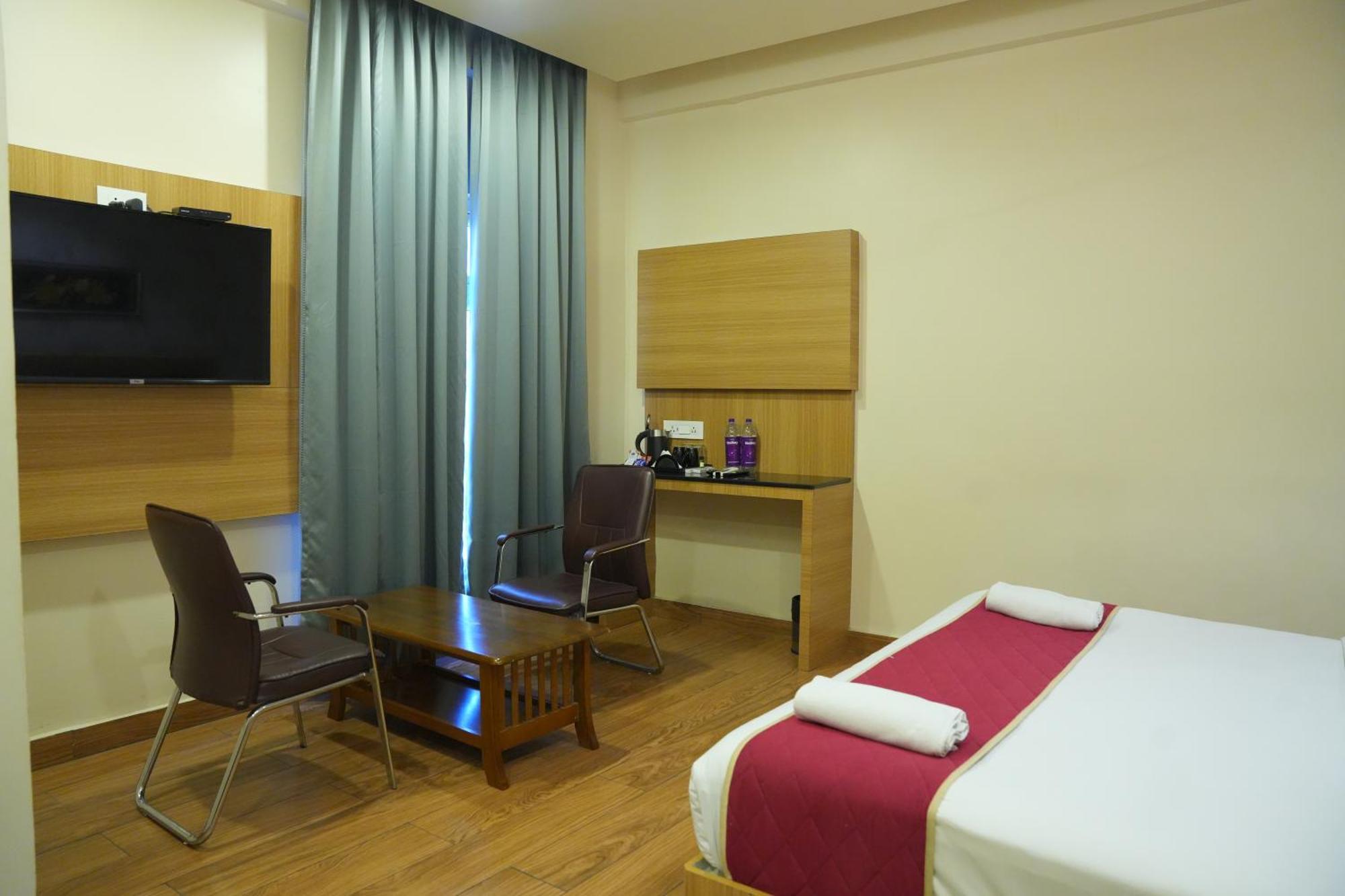 Kvp Golden Inn Tirupati Eksteriør billede
