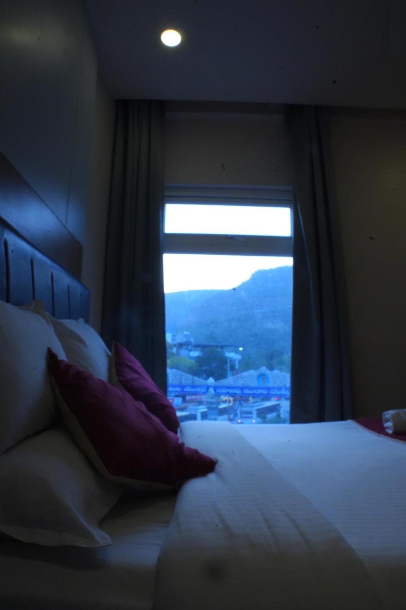 Kvp Golden Inn Tirupati Eksteriør billede
