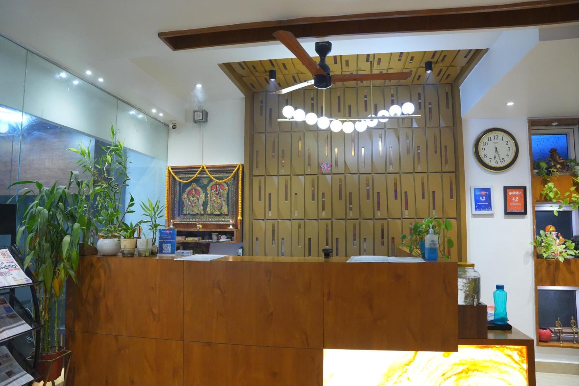 Kvp Golden Inn Tirupati Eksteriør billede