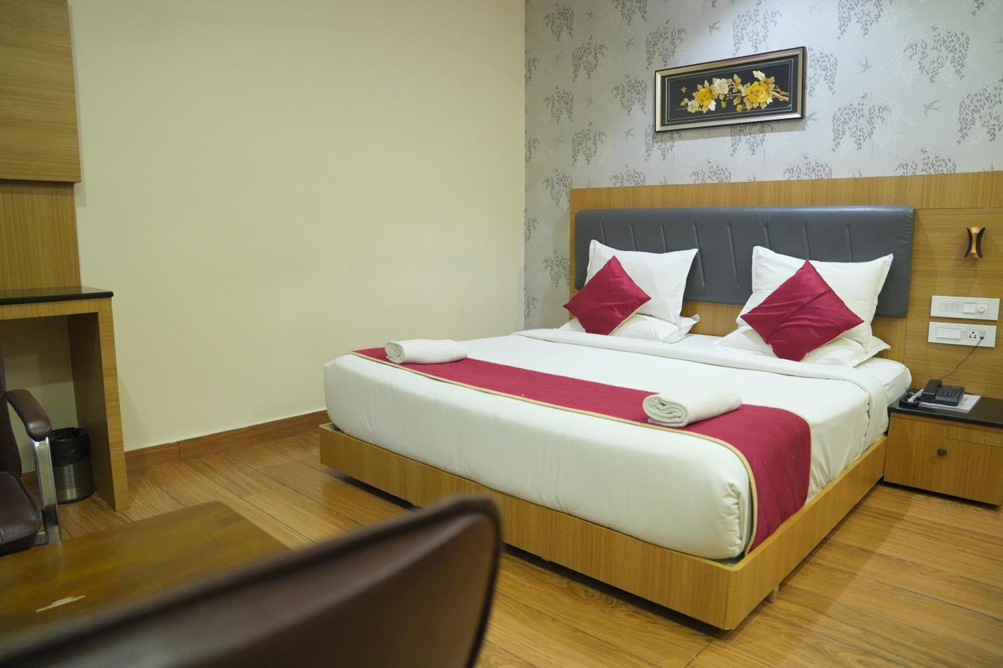 Kvp Golden Inn Tirupati Eksteriør billede