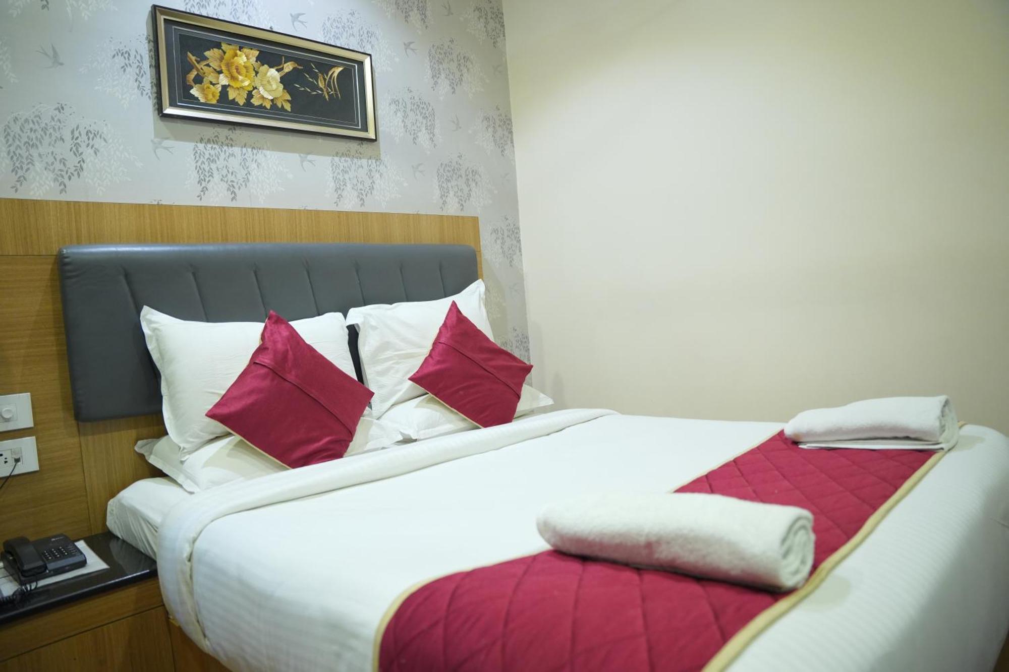 Kvp Golden Inn Tirupati Eksteriør billede